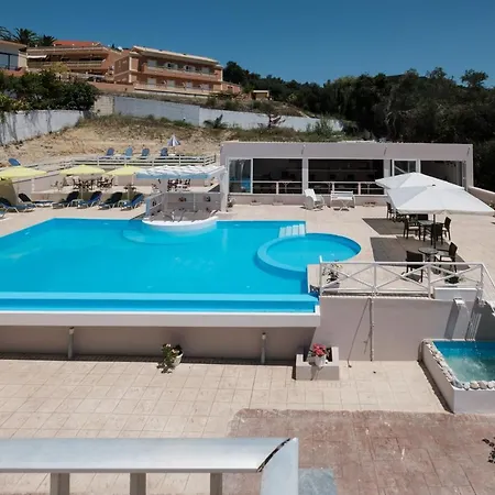 Kouros & By Hotelius Apartament *